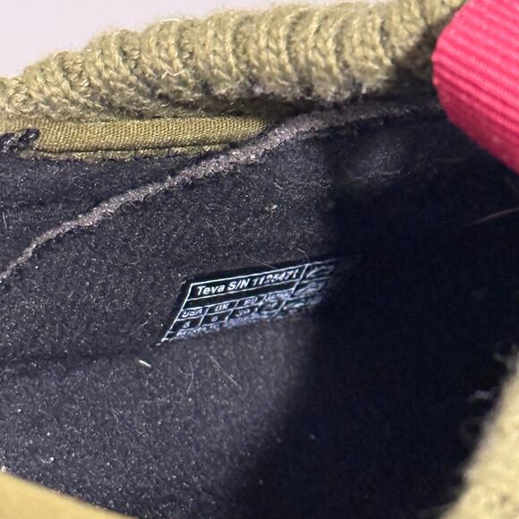 Teva Reember All Terrain Slip on Moc Puffer Outdoor Slippers. Casual, Preppy, - Picture 3 of 6